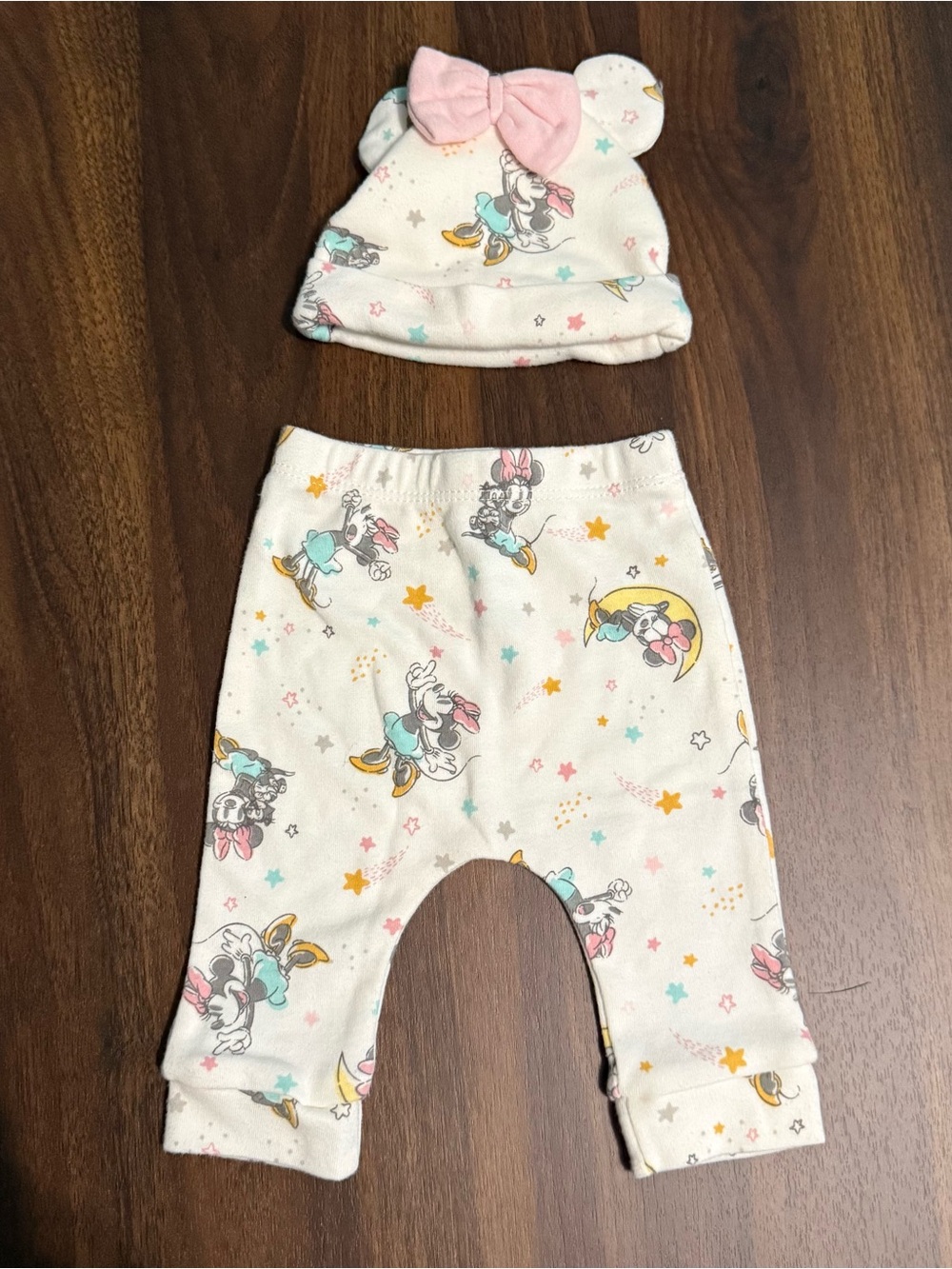 Baby girl Disney Minnie Mouse pants and hat set